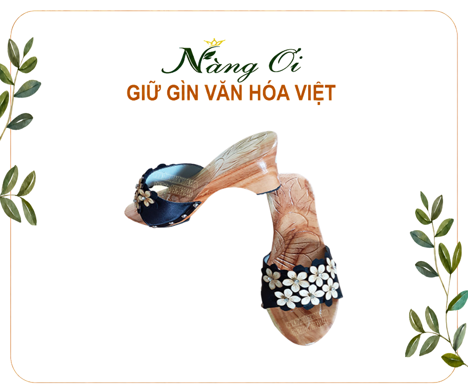guốc gỗ chạm nhẹ lòng guốc vừa mang tính thẩm mỹ vừa mang tính nghệ thuật